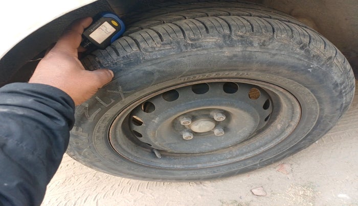 2017 Nissan Sunny XL DIESEL, Diesel, Manual, 99,797 km, tyre