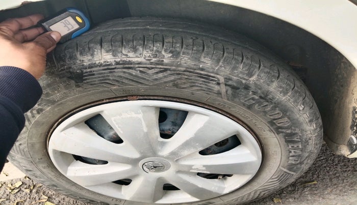 2012 Maruti Swift Dzire VXI, Petrol, Manual, 66,268 km, tyre