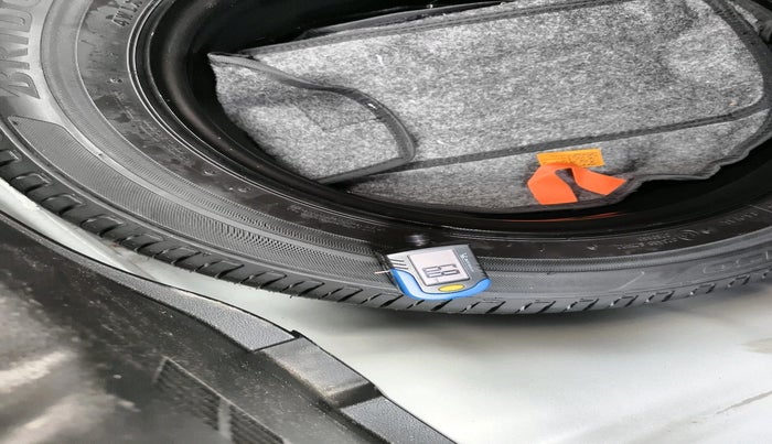 2023 Hyundai NEW I20 ASTA 1.2 MT, Petrol, Manual, 23,155 km, tyre