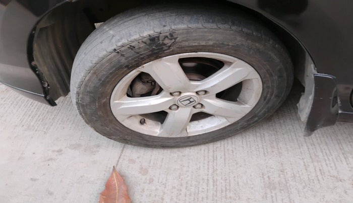 2013 Honda City 1.5L I-VTEC S MT, Petrol, Manual, 1,30,705 km, tyre