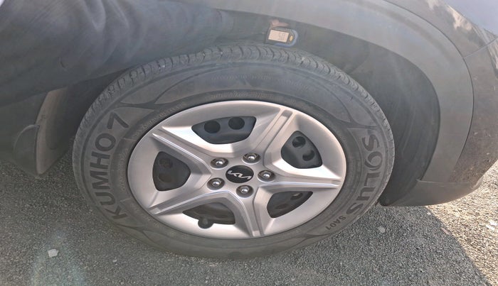 2023 KIA SELTOS  HTK 1.5 PETROL MT, Petrol, Manual, 21,419 km, tyre