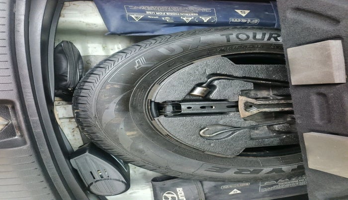 2017 Hyundai Creta E PLUS 1.4 DIESEL, Diesel, Manual, 1,15,342 km, tyre