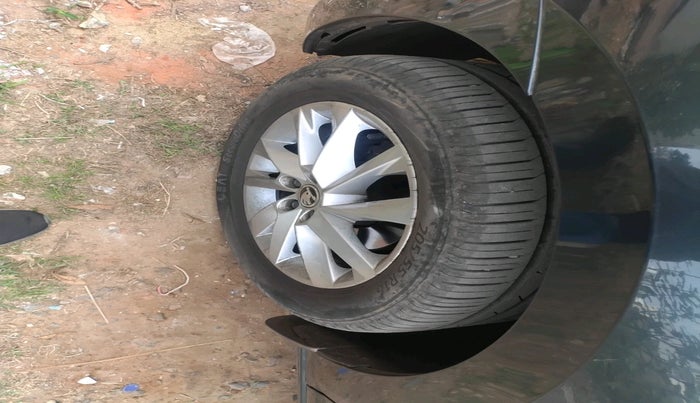 2023 Skoda SLAVIA AMBITION 1.0L TSI AT, Petrol, Automatic, 18,313 km, tyre