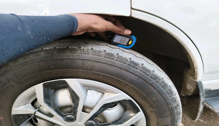 2020 Maruti Eeco 7 STR, Petrol, Manual, 67,533 km, tyre