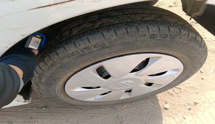 2016 Maruti Celerio VXI (O), Petrol, Manual, 1,12,950 km, tyre