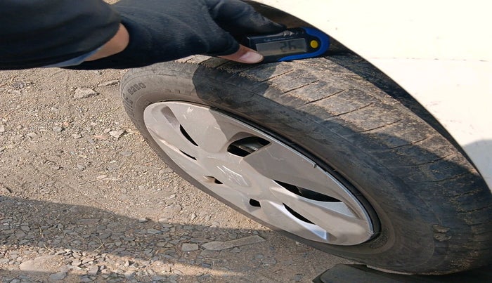 2016 Maruti Celerio VXI (O), Petrol, Manual, 1,12,950 km, tyre