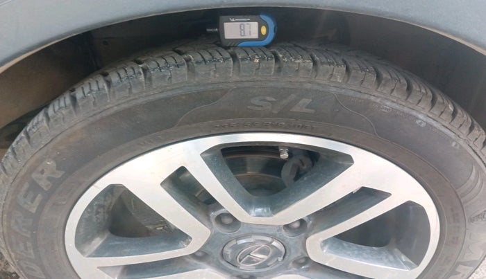 2017 Tata Hexa XTA 4X2 7 STR, Diesel, Automatic, 1,24,332 km, tyre