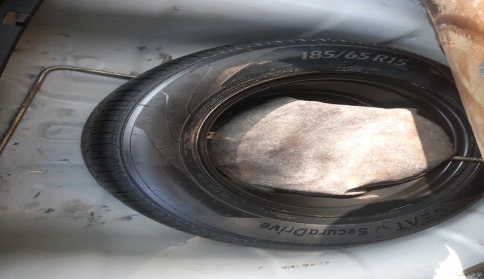 2018 Hyundai Verna 1.6 VTVT SX, Petrol, Manual, 99,041 km, tyre