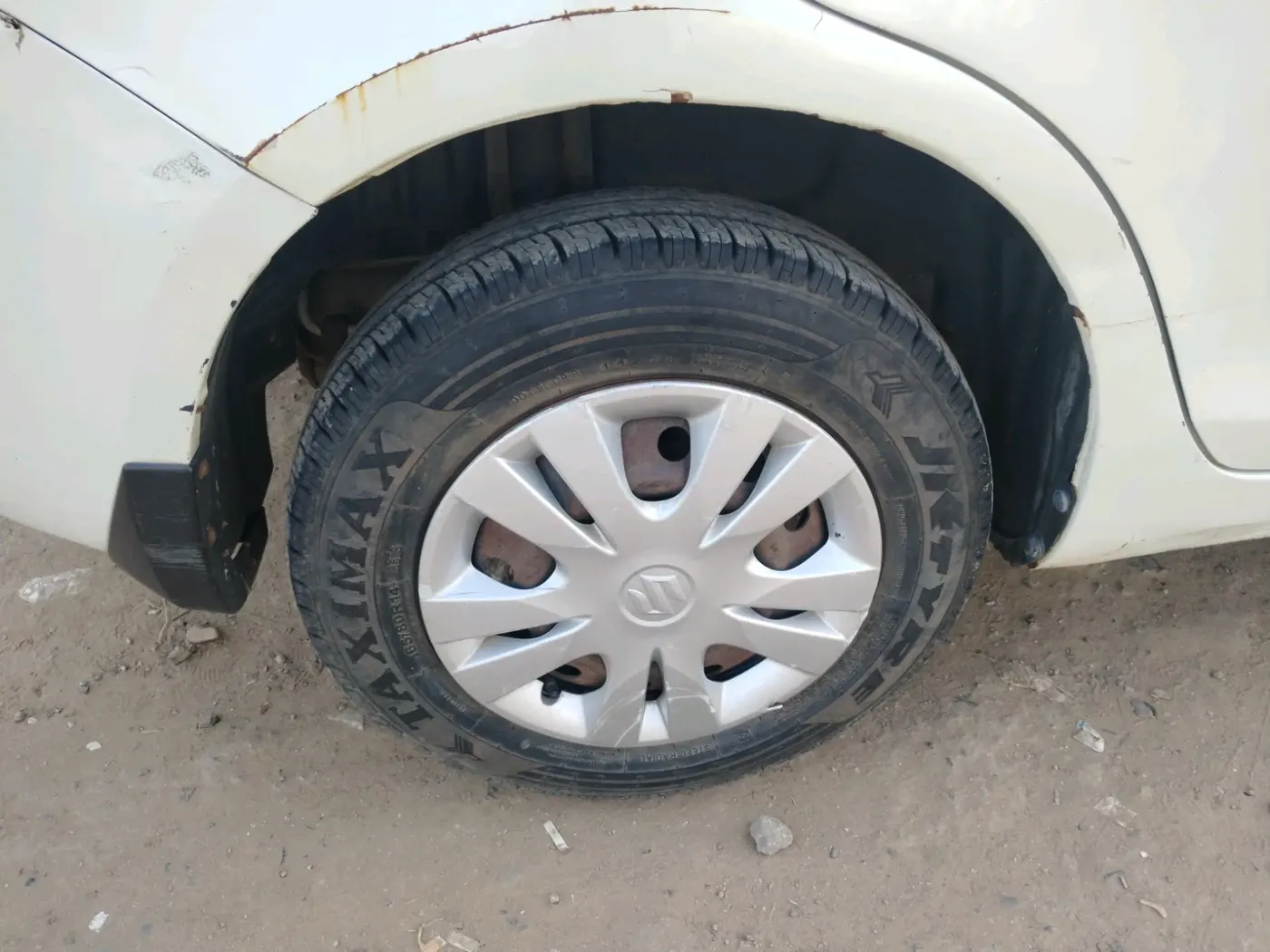 2013 Maruti Swift Dzire VDI, Diesel, Manual, 1,15,345 km, tyre