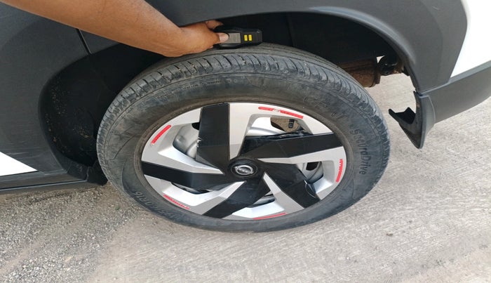 2023 Nissan MAGNITE XE, Petrol, Manual, 26,483 km, tyre