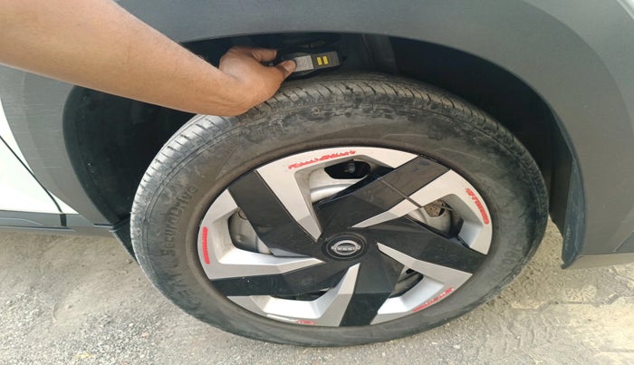 2023 Nissan MAGNITE XE, Petrol, Manual, 26,483 km, tyre