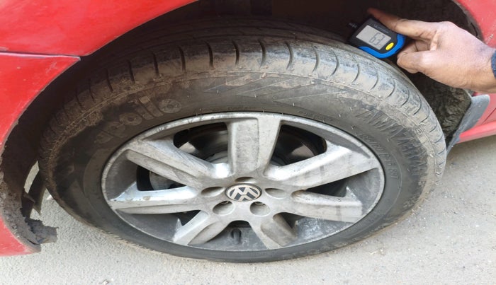 2011 Volkswagen Polo HIGHLINE 1.6L, Petrol, Manual, 80,763 km, tyre