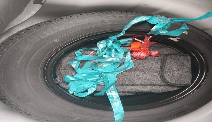 2023 Hyundai NEW I20 SPORTZ 1.2 MT, Petrol, Manual, 25,621 km, tyre