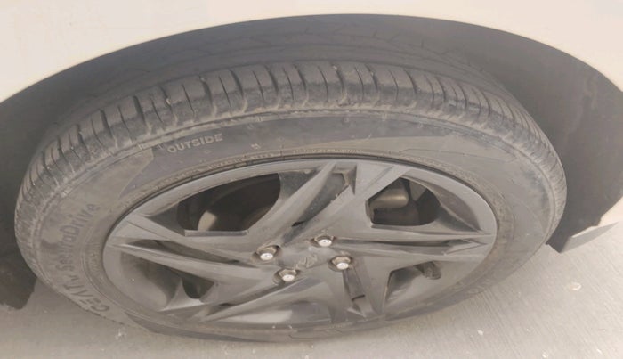 2023 Hyundai NEW I20 SPORTZ 1.2 MT, Petrol, Manual, 25,621 km, tyre