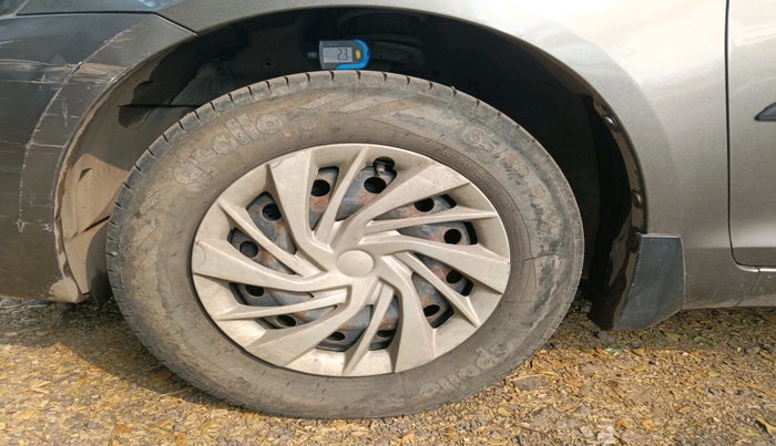 2016 Maruti Swift Dzire VXI, Petrol, Manual, 1,36,220 km, tyre