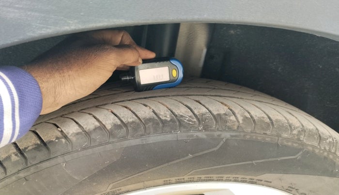 2024 MG ASTOR Sprint 1.5 MT (Ivory), Petrol, Manual, 9,105 km, tyre