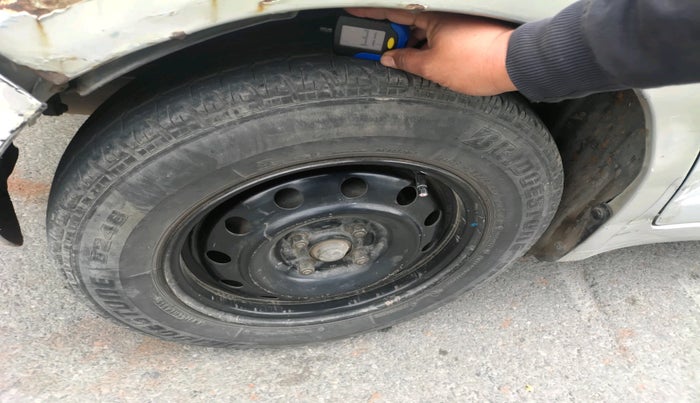 2011 Maruti Swift VXI, Petrol, Manual, 79,453 km, tyre