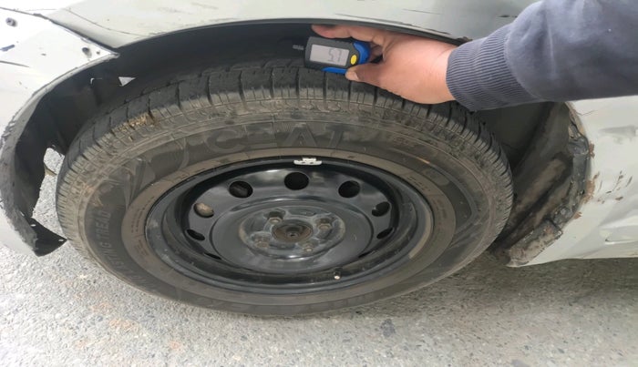 2011 Maruti Swift VXI, Petrol, Manual, 79,453 km, tyre