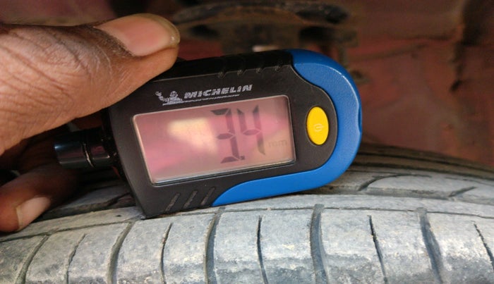 2015 Datsun Go T, Petrol, Manual, 95,102 km, tyre