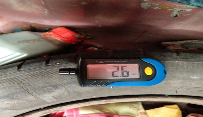 2015 Datsun Go T, Petrol, Manual, 95,102 km, tyre