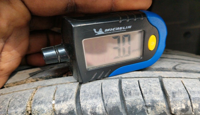 2015 Datsun Go T, Petrol, Manual, 95,102 km, tyre