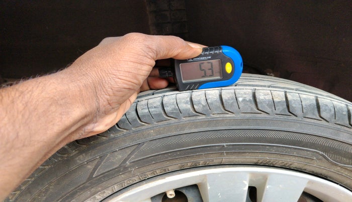 2015 Datsun Go T, Petrol, Manual, 95,102 km, tyre