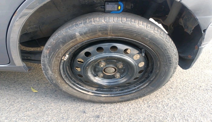 2015 Maruti Wagon R 1.0 VXI, Petrol, Manual, 83,364 km, tyre