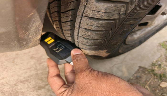 2011 Chevrolet Spark LS 1.0, Petrol, Manual, 31,904 km, tyre