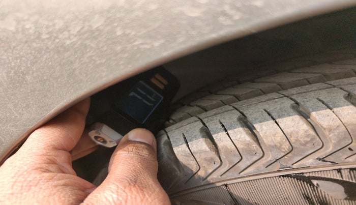 2011 Chevrolet Spark LS 1.0, Petrol, Manual, 31,904 km, tyre