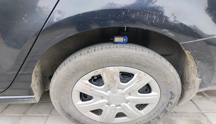 2012 Skoda Rapid 1.6 MPI ACTIVE, Petrol, Manual, 28,711 km, tyre