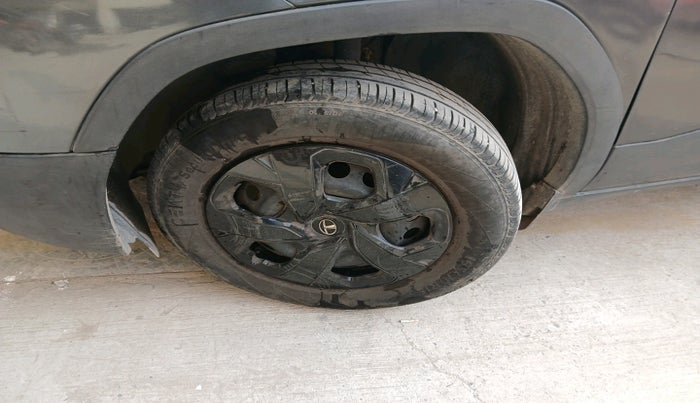 2023 Tata PUNCH ADVENTURE MT, Petrol, Manual, 42,729 km, tyre