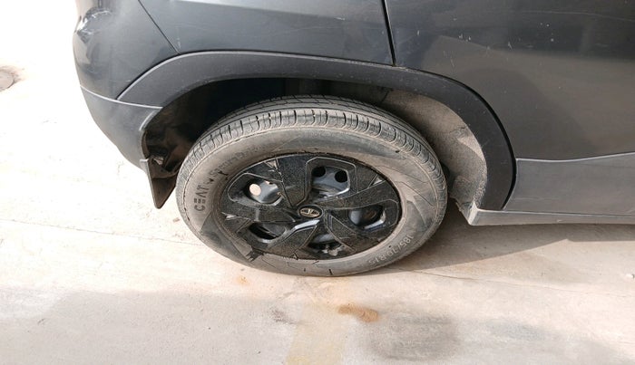 2023 Tata PUNCH ADVENTURE MT, Petrol, Manual, 42,729 km, tyre