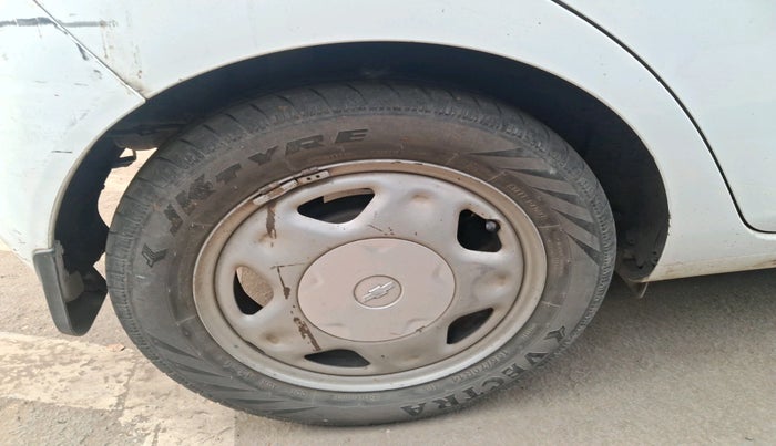 2012 Chevrolet Beat LT LPG, Petrol, Manual, 1,07,000 km, tyre