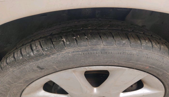 2011 Nissan Micra XV PREMIUM DIESEL, Diesel, Manual, 1,15,844 km, tyre