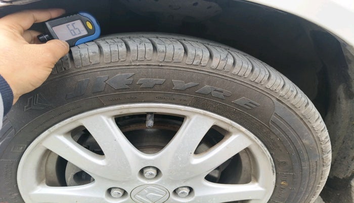 2012 Honda Brio V MT, Petrol, Manual, 44,071 km, tyre