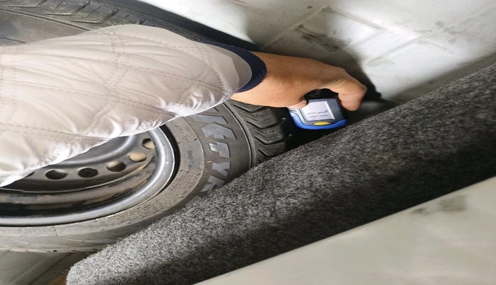 2012 Honda Brio V MT, Petrol, Manual, 44,071 km, tyre