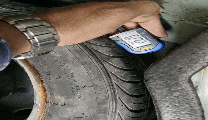 2012 Volkswagen Vento HIGHLINE PETROL AT, Petrol, Automatic, 67,125 km, tyre