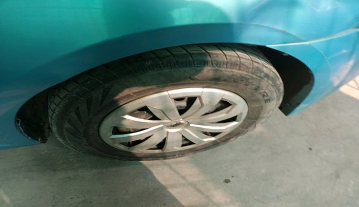 2014 Mahindra Verito Vibe CS 1.5 D4, Diesel, Manual, 42,144 km, tyre