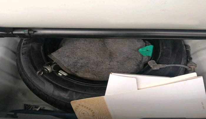 2022 Hyundai GRAND I10 NIOS SPORTZ 1.2 KAPPA VTVT CNG, Petrol, Manual, 55,497 km, tyre