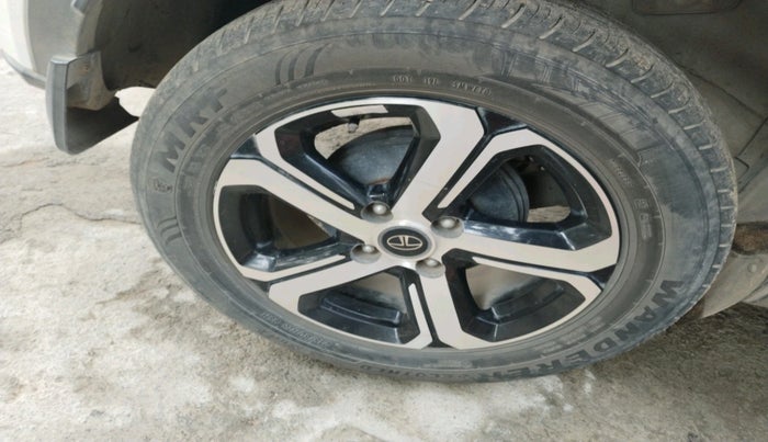 2022 Tata NEXON EV MAX XZ PLUS LUX, Electric, Automatic, 17,122 km, tyre