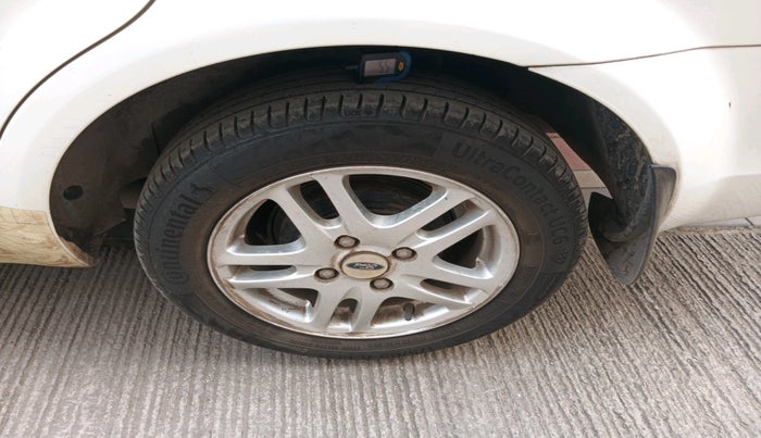 2011 Ford Fiesta Classic CLXI 1.4 DIESEL, Diesel, Manual, 1,06,240 km, tyre