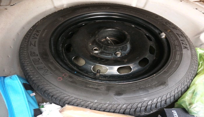 2011 Ford Fiesta Classic CLXI 1.4 DIESEL, Diesel, Manual, 1,06,240 km, tyre