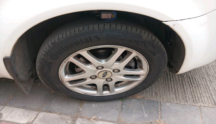 2011 Ford Fiesta Classic CLXI 1.4 DIESEL, Diesel, Manual, 1,06,240 km, tyre