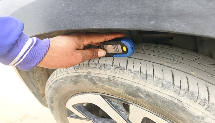 2022 Nissan MAGNITE XV MT, Petrol, Manual, 53,722 km, tyre