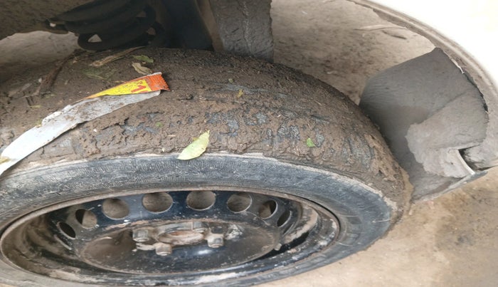 2013 Maruti Eeco 5 STR WITH A/C+HTR CNG, Petrol, Manual, 3,39,222 km, tyre