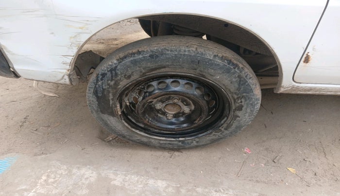 2013 Maruti Eeco 5 STR WITH A/C+HTR CNG, Petrol, Manual, 3,39,222 km, tyre