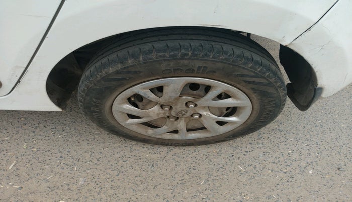 2017 Hyundai Grand i10 MAGNA 1.2 KAPPA VTVT, Petrol, Manual, 82,308 km, tyre