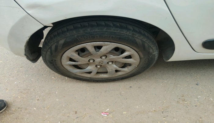 2017 Hyundai Grand i10 MAGNA 1.2 KAPPA VTVT, Petrol, Manual, 82,308 km, tyre