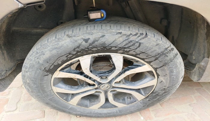 2014 Nissan Terrano XL (D), Diesel, Manual, 91,681 km, tyre