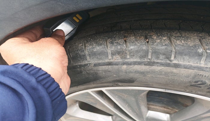 2016 Hyundai Creta SX PLUS AT 1.6 DIESEL, Diesel, Automatic, 1,21,831 km, tyre